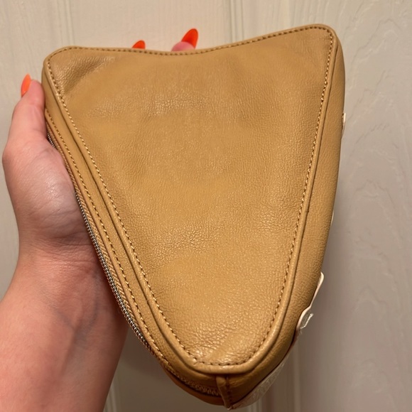 BETSEY JOHNSON | Pizza Purse - Picture 3 of 9